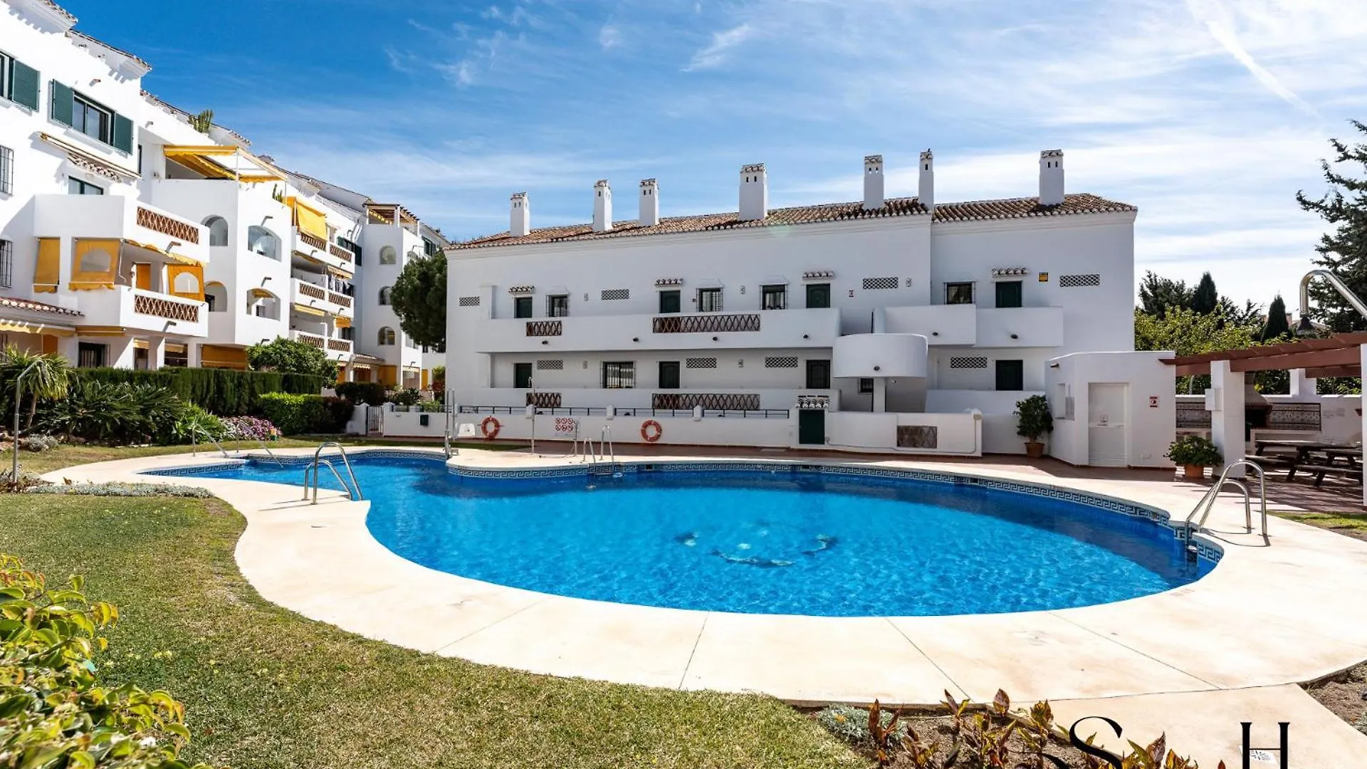 Poolside 2 Bedroom Retreat Benalmadena 0*,  Spain