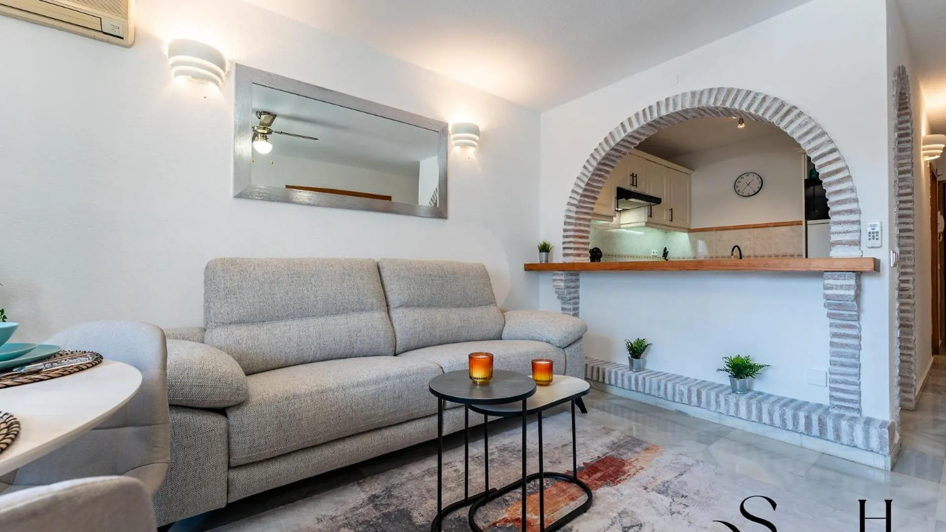Poolside 2 Bedroom Retreat Benalmadena
