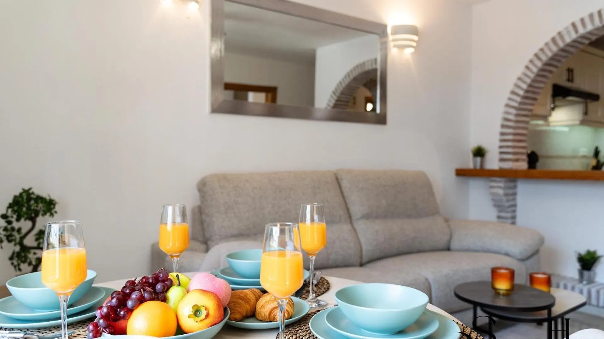 Poolside 2 Bedroom Retreat Benalmadena Apartment