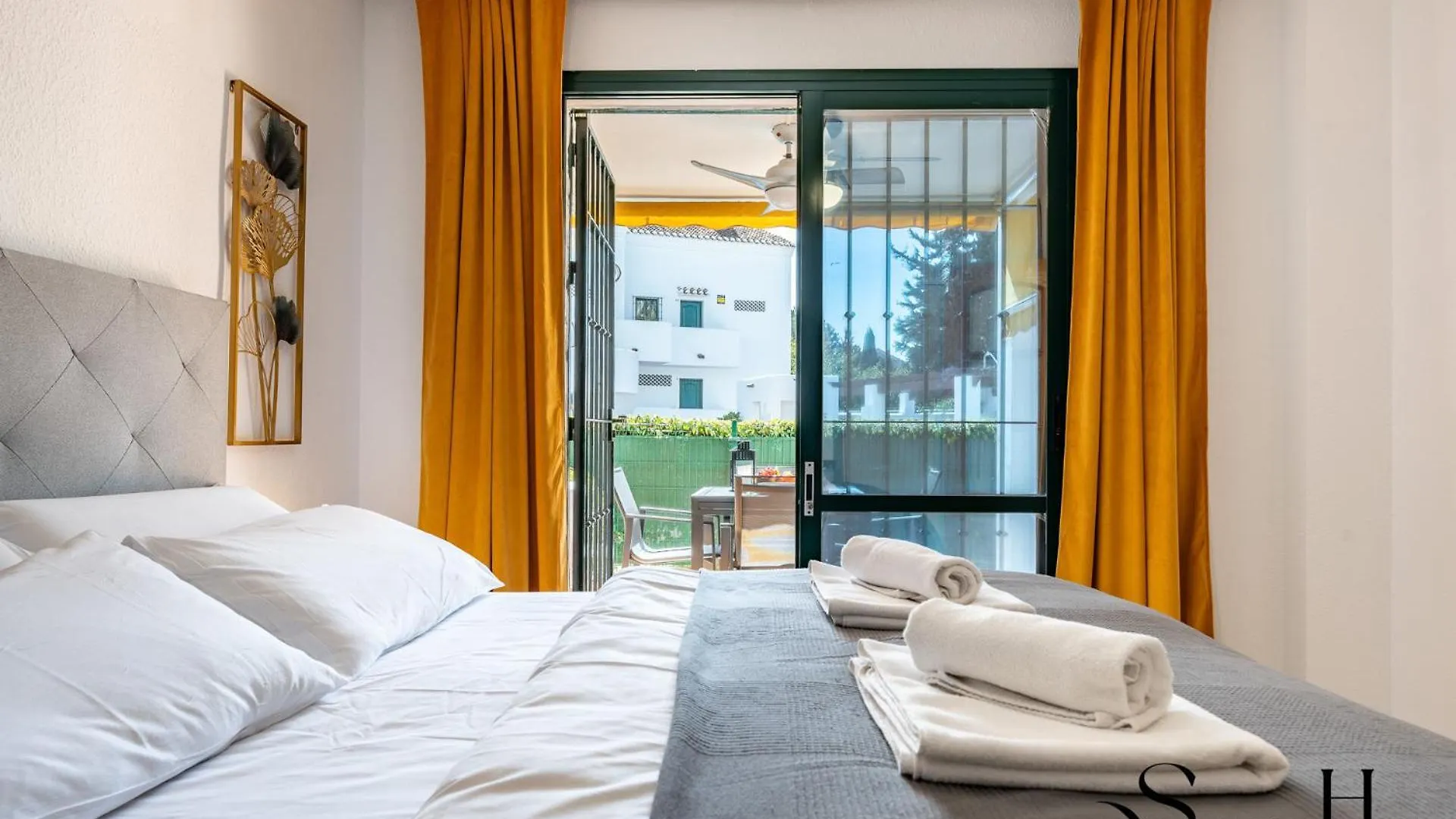 Apartment Poolside 2 Bedroom Retreat Benalmadena Spain