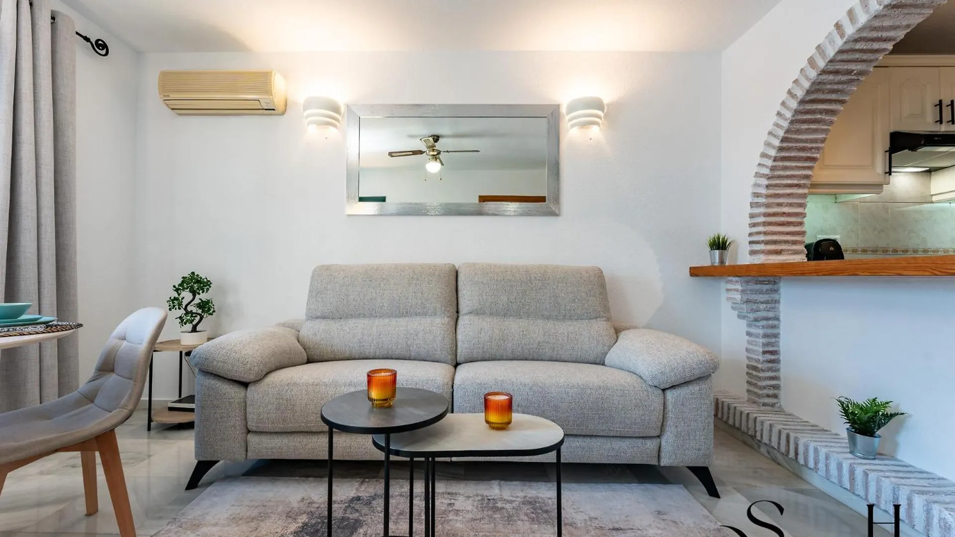 Poolside 2 Bedroom Retreat Benalmadena